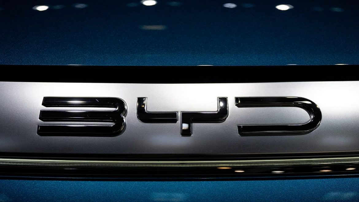 Chinas Elektroauto-Markt schwächelt: Verkäufe sinken, BYD verliert Wachstum, während Li Auto und Leapmotor Marktanteile gewinnen.