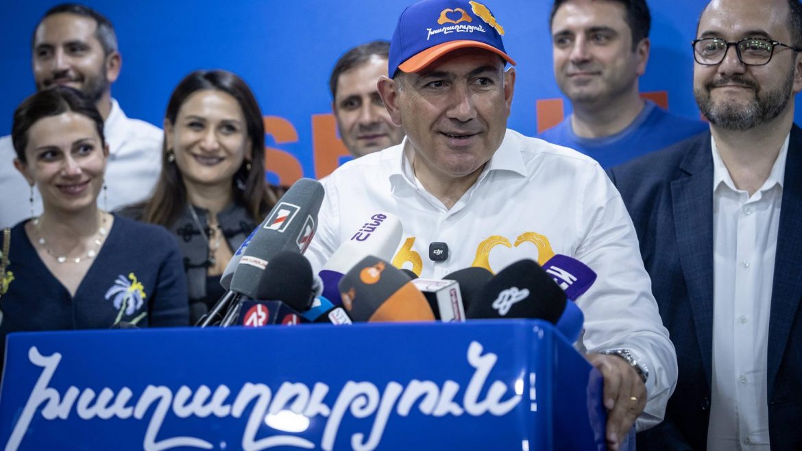 Paschinjans Partei „Zivilvertrag“ gewinnt die Parlamentswahl in Armenien mit 49,8 Prozent. EU und Frankreich begrüßen das Wahlergebnis.