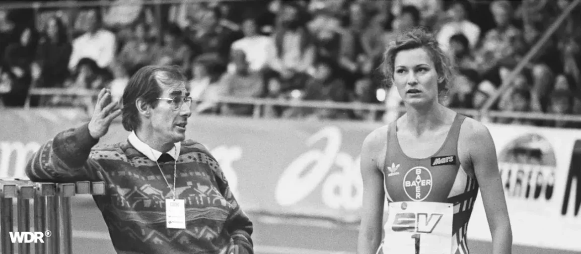 Leichtathletik-Legende Gerd Osenberg ist tot. Der frühere Trainer des TSV Bayer 04 Leverkusen betreute Olympiasieger und starb im Alter von 89 Jahren.