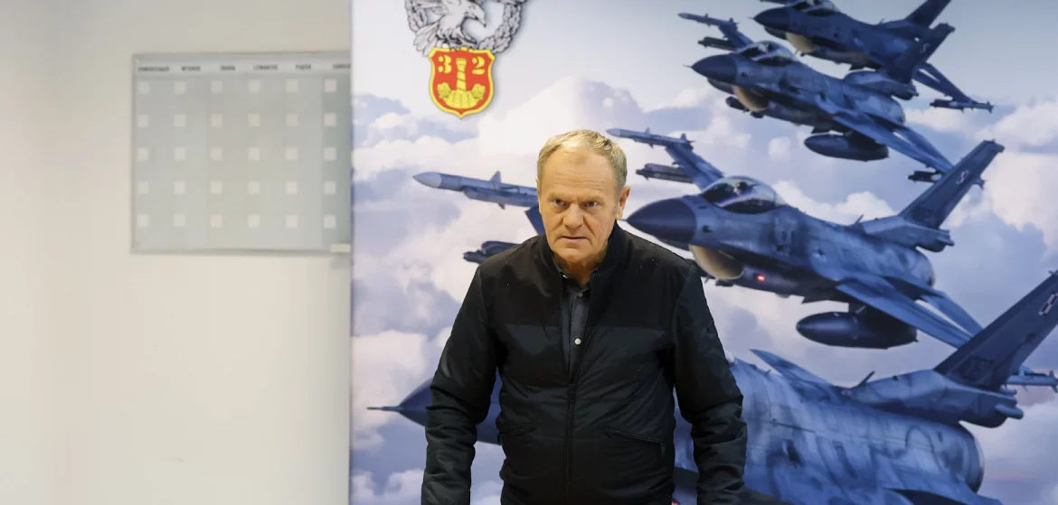 Donald Tusk warnt die NATO vor russischen Provokationen und nennt die kommenden sechs Monate entscheidend für Europas Sicherheit.