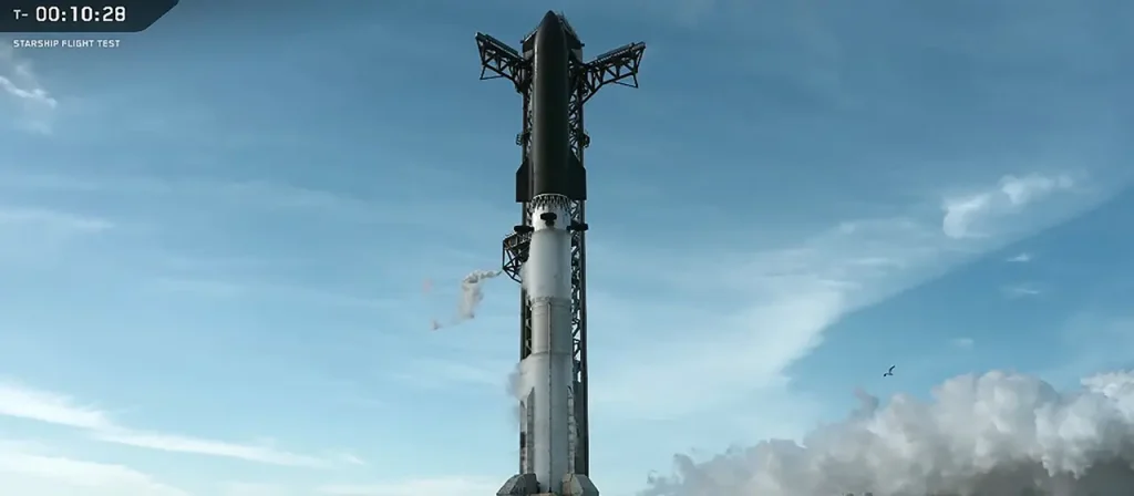 SpaceX stoppt den 13. Starship-Testflug weniger als eine Sekunde vor dem Abheben. Zwei Raptor-Triebwerke werden vor dem nächsten Start ersetzt.