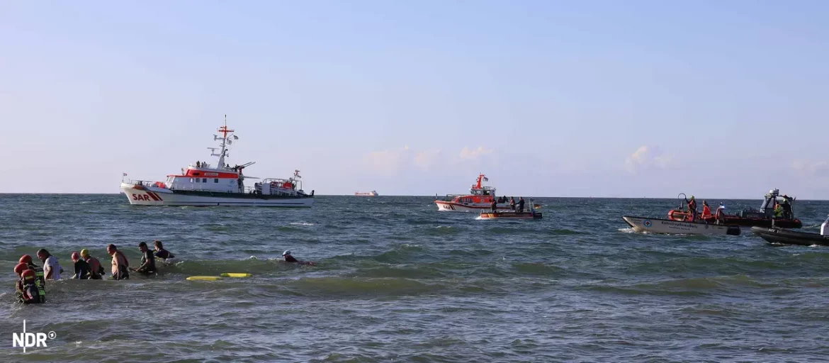 In Nienhagen wurde nach einer groß angelegten Suchaktion in der Ostsee eine Leiche gefunden. Vermutlich handelt es sich um einen vermissten 34-jährigen Berliner.