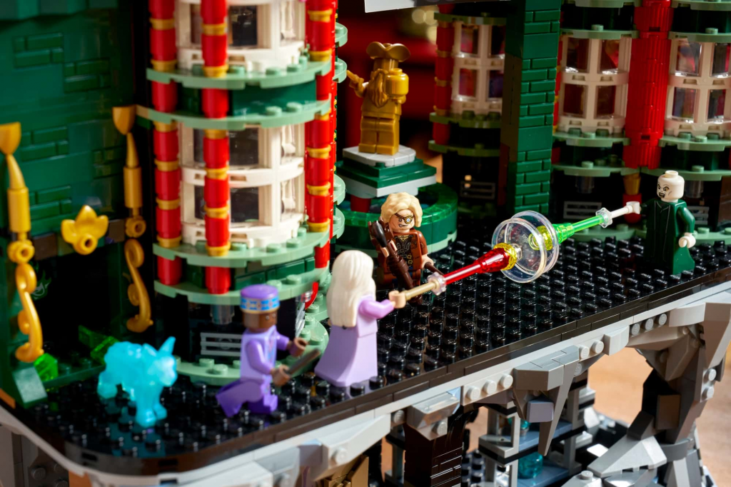 LEGO präsentiert das Zaubereiministerium mit 3.491 Teilen