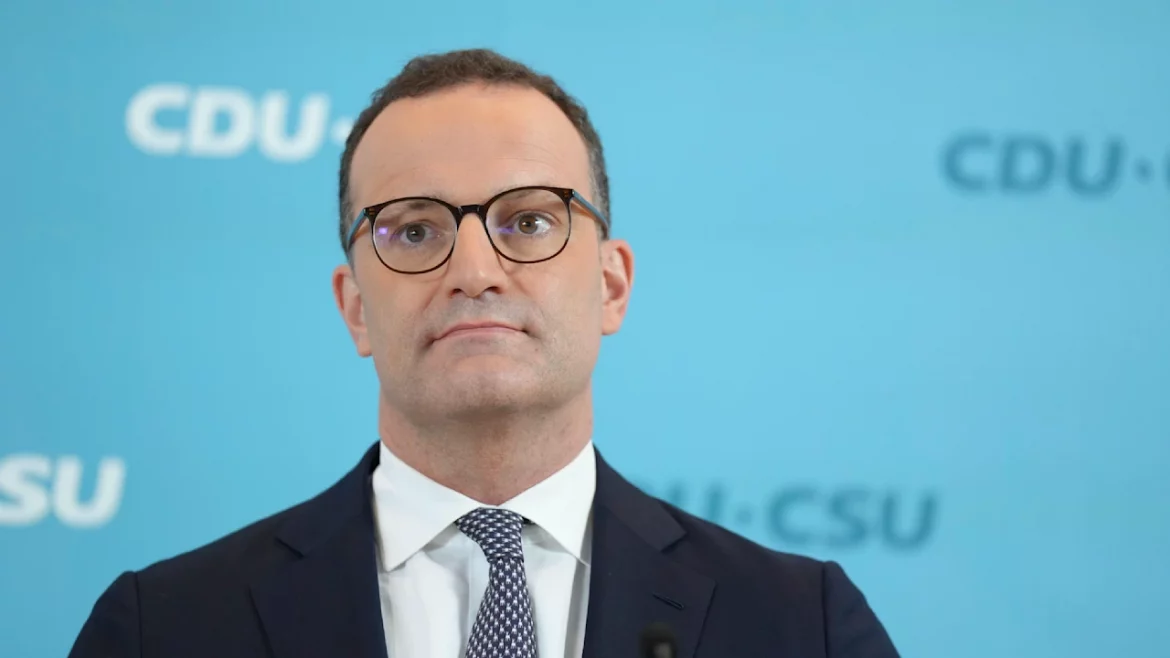Jens Spahn zieht in den Haushaltsausschuss des Bundestags ein. Die Opposition kritisiert den neuen Posten wegen der umstrittenen Maskenbeschaffung.