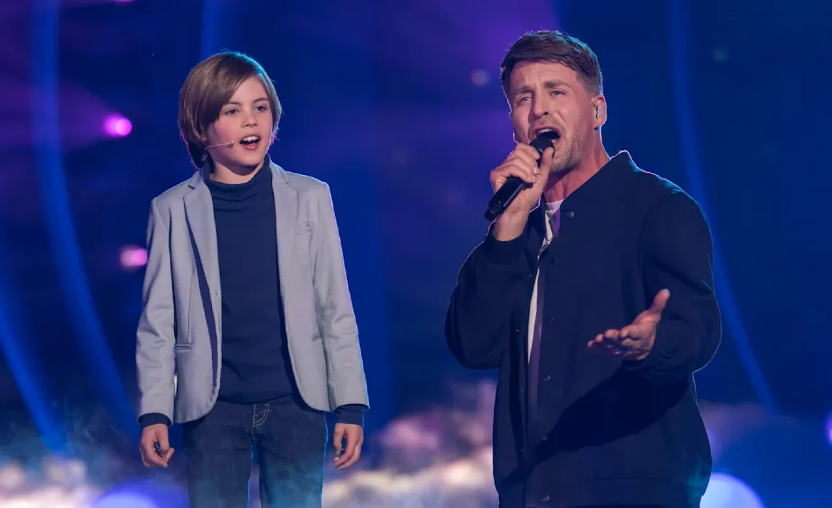 Alexander Klaws tritt erstmals mit seinem 9-jährigen Sohn Lenny im TV auf. Nach dem gemeinsamen Song bei Giovanni Zarrella wird der Sänger emotional.