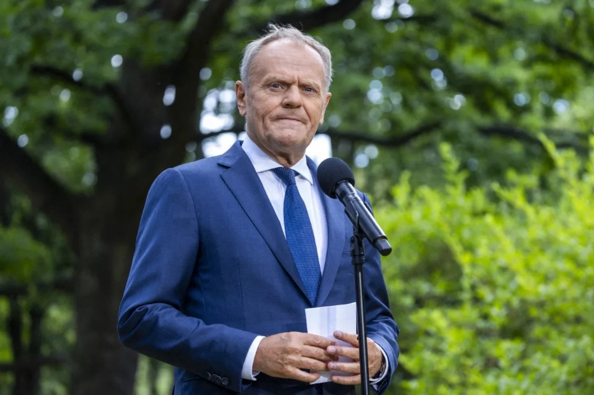 Polizei in Polen nimmt Mann fest, der Angriff auf Donald Tusk geplant haben soll. Sicherheitsdienste prüfen Anschlagsdrohung gegen Regierungsmitglieder.